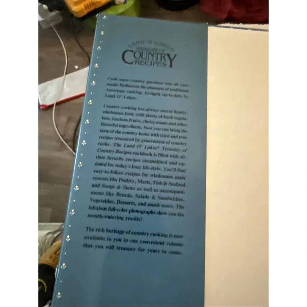 1992 LAND O LAKES TREASURY OF COUNTRY RECIPES Cookbook HC/DJ ILLUSTRATED